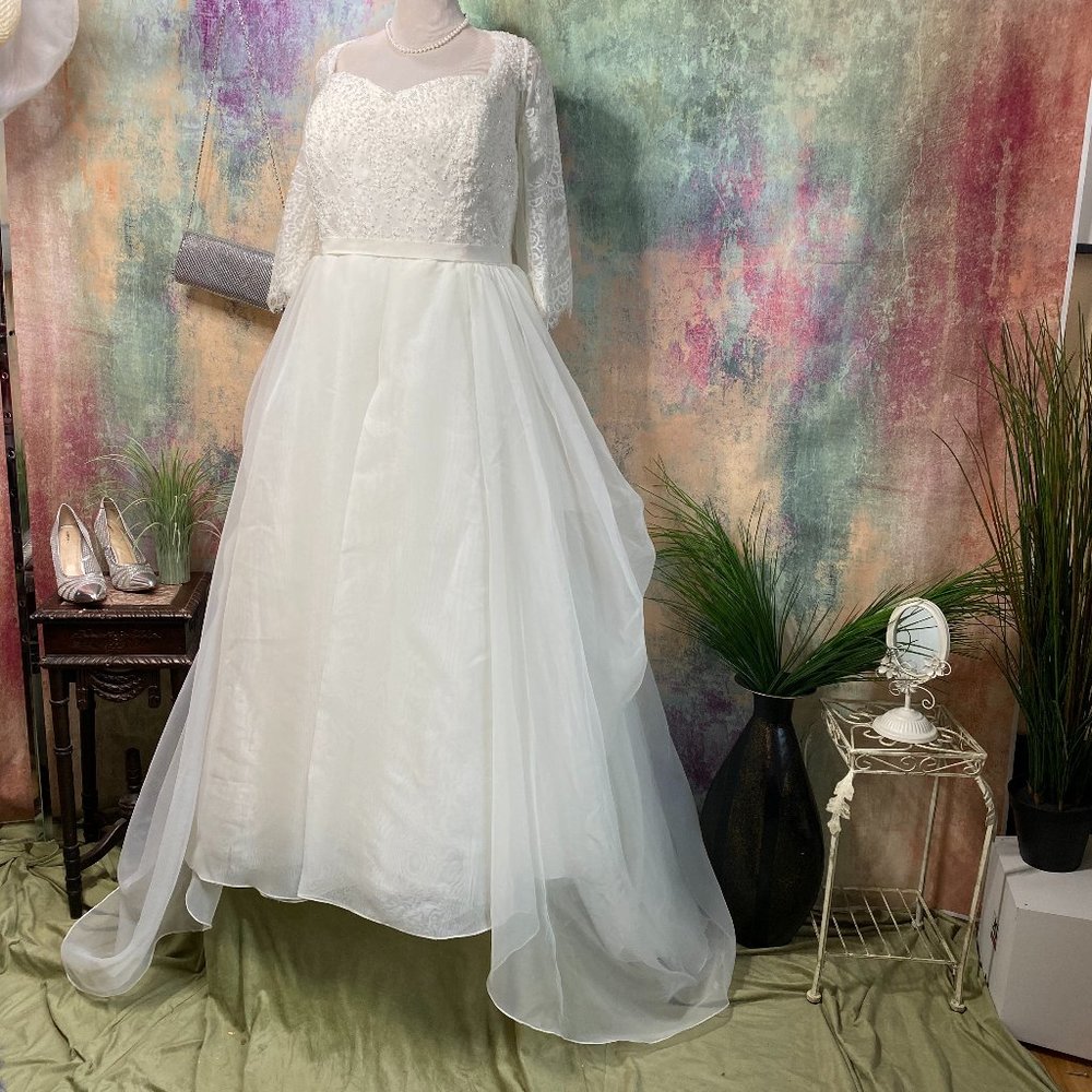 David's Bridal Oleg Cassini Elegant Ivory Lace A-Line Wedding Dress 3/4 Slvs 22W - Picture 8 of 14